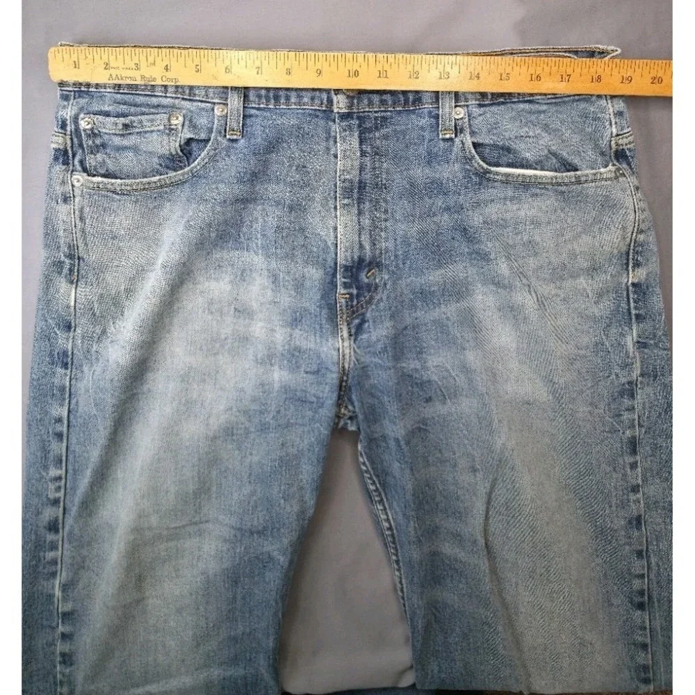 Levis levi 569